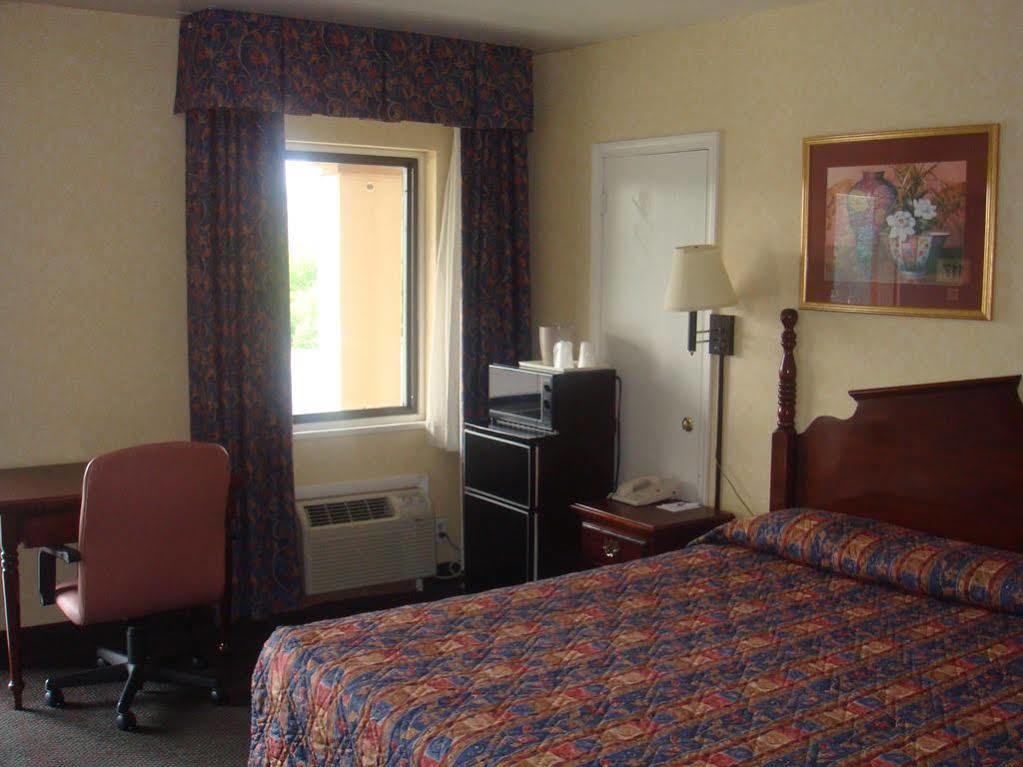 Budget Inn Фолс-Черч Екстер'єр фото